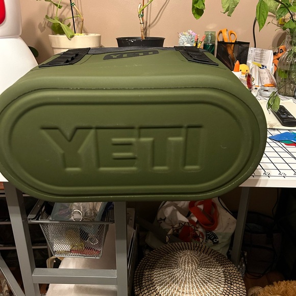 Yeti Olive and Black Tote Bag - Picture 3 of 3